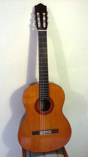 Guitarra Acústica Yamaha C40 Con Forro Y Afinador