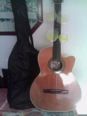 Guitarra Acustica Semi Corchea. Usada