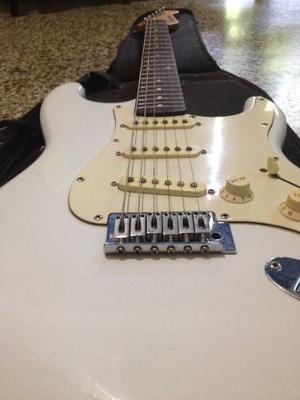 Guitarra Eléctrica Marca Academy Tipo Stratocaster