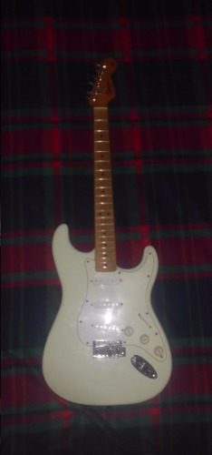 Guitarra Electrica Fende Squire Stratocaster + Forro + Cable