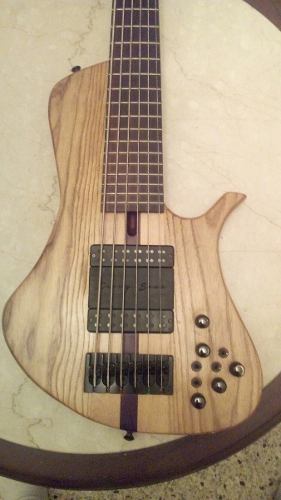 Bajo Utrera Custom 6 Cuerdas