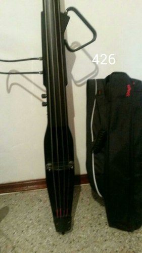 Contrabajo Stagg Baby Bass Stagg Activo.