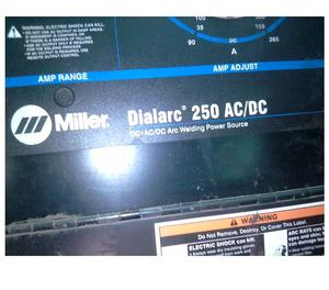 MAQUINA DE SOLDAR MILLER DIALARC 250 ACDC