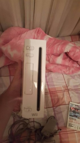 Nintendo Wii Chipeado 100% Operativo Con 1 Control Y 1 Juego