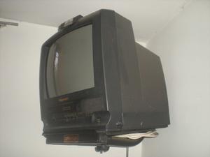 Televisor Panasonic De 14 Con Base Incluida