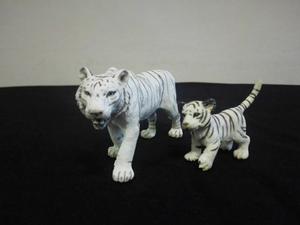 Figuras De Juguete Coleccionables Tigres Blancos