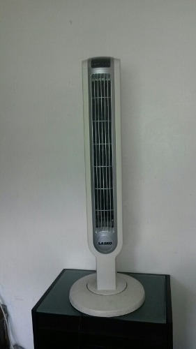 Ventilador Vertical Giratorio Marca Lasko