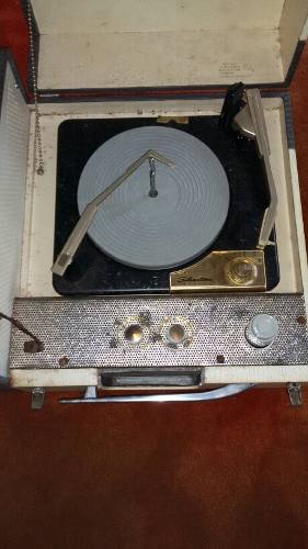 Tocadisco Antiguo Sivertone Con Amplificador Y Corneta