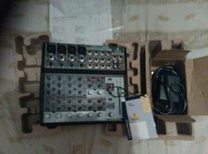 Consola Behringer Xenyx 