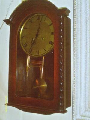 Reloj Antiguo Pared Marca Fijo Aleman Funciona Perfecto