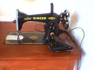 Máquina De Coser Singer Edicion Especial Usada