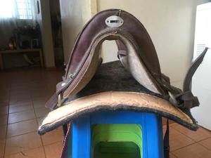 Silla De Caballo En Cuero Con Todos Sus Accesorios