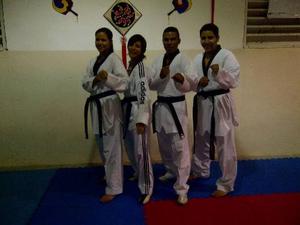 Uniforme Gran Master, Para Taekwondo Talla 3 Y Mooto Talla4