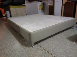 Box Spring Forrado En Semicuero Con Patas Cromadas