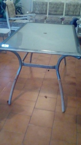 Vendo Bella Mesa De Aluminio Y Vidrio Biselado