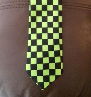 Corbata Delgada Con Estampado Original Color Verde Neón