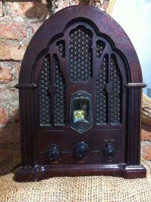 Radio De Madera Antiguo