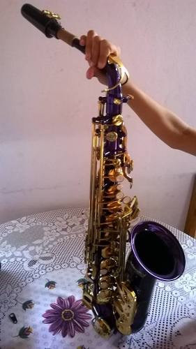 Saxofón Mendini