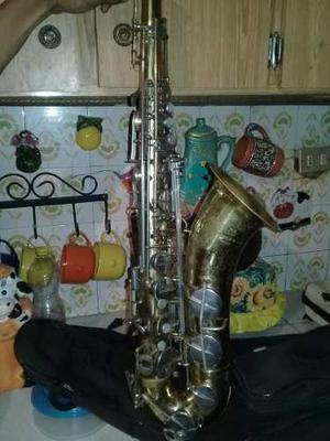 Vendo Saxofon Tenor Marca Larck