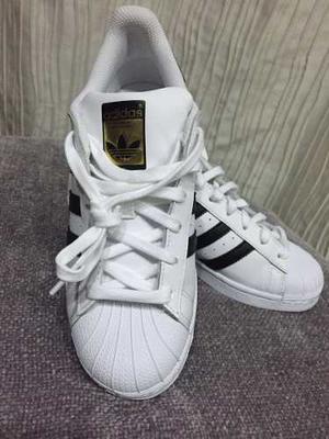 Adidas Superstar