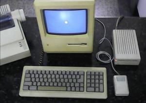 Vintage Macintosh 512k Apple