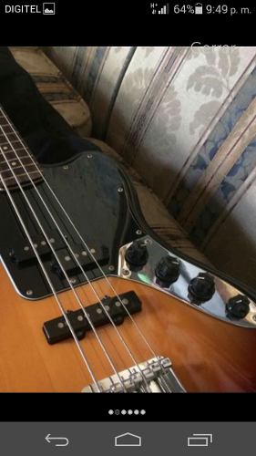 Bajo Especial Fender Squier Jaguar Vintage Modified