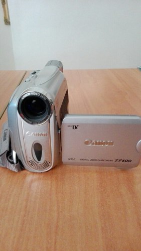 Video Cámara Y Fotográfica Cannon Zr-600
