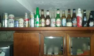 Colección De Latas Y Botellas