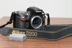 Cámara Nikon D200.