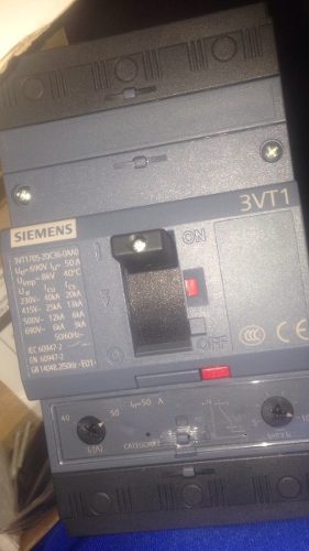 Breaker 3x50 Amo Siemens 3vt Nuevo En Caja