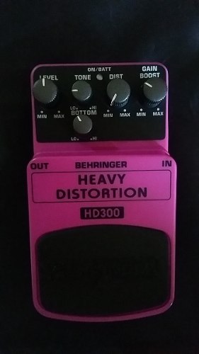 Pedal Behringer Heavy Distortion Hd300