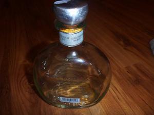 Botella De Ron Cacique Antiguo