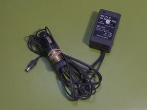 Estabilizador/transformador Sony Dcc-127h,varias Salidas