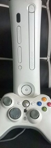Vendo O Cambio Xbox360 De gb 4 Juegos Originales