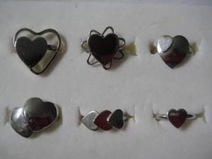 Remate De Anillos De Corazones De Acero