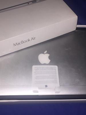 Macbook Air 13 Inch , I5, 4gb Ram, 128 Dds