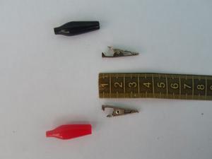 Caimanes Electrónicos 1 Pares (1 Negro 1 Rojo) De 3 Cm