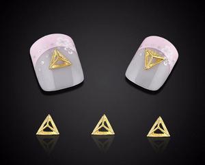 10 Apliques 3 D Dorados Triangulo Manicure Pedicure Belleza