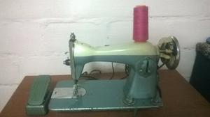 Se Vende O Cambia Maquina De Coser Cuero