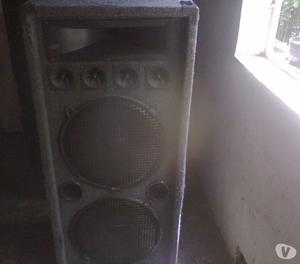 Amplificador con 2 cornetas