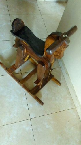 Caballo Mecedor De Madera, En Excelente Condición.