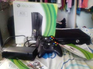 Vendo Xbox 360 Slim 4gb Prácticamente Nuevo