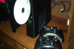 Xbox 360 Slim Chipeado 250 Gigas 2 Controles Cargador Juegos