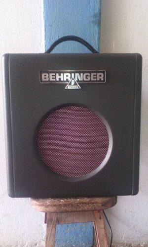Amplificador De Bajo Behringer 15w