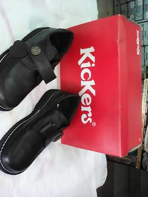 Zapatos Negros Kickers Talla 35 Masculinos