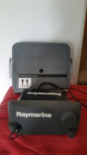 Radio Marino Raymarine Acu-200