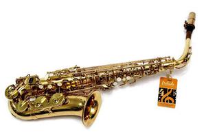 Saxofón Alto Prelude De Conn-selmer As700