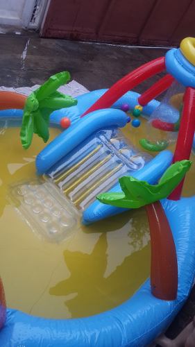 Piscina De Niños Inflable Con Entretenimiento