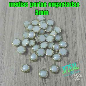 Medias Perlas Blancas Con Borde Metálico 5mm