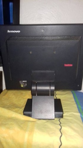 Monitor Lenovo 17.